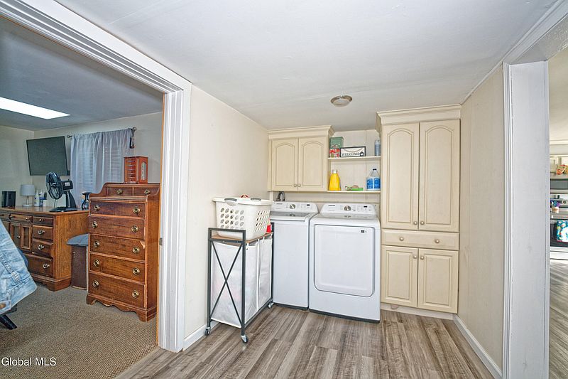 5th image of 400/450 Mabie Lane