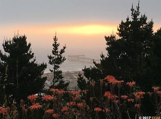 2 Gypsy Hill Rd, Pacifica, CA 94044