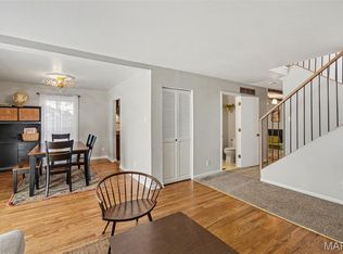5253 Ozarkglen Dr, Saint Louis, MO 63128