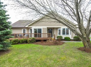 1051 Hillsboro Cove Cir, Webster, NY 14580