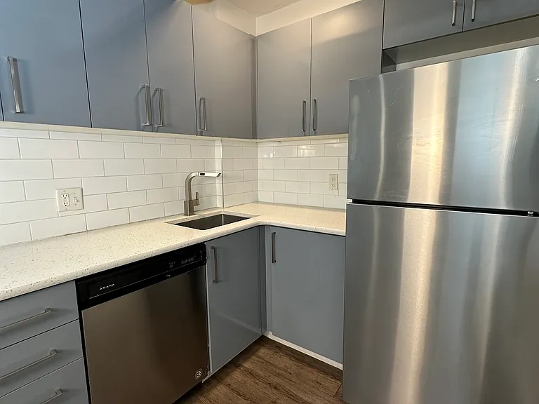 Luxe Tower apartments — Photo 37