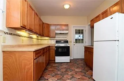 90 Conklin Ave — Photo 27