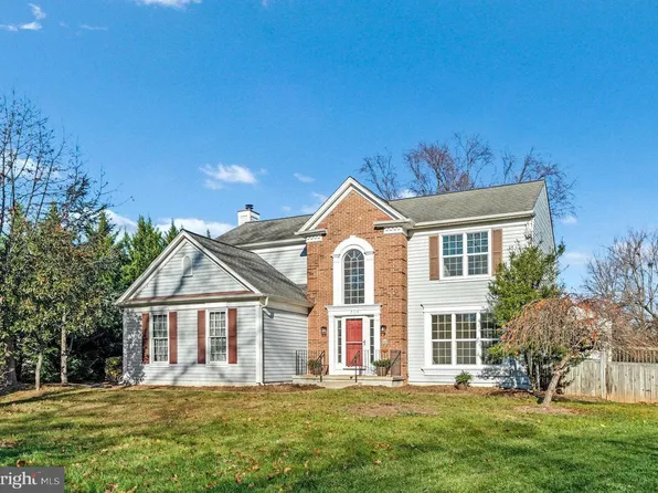 714 Clairmont Ct NE, Leesburg, VA 20176