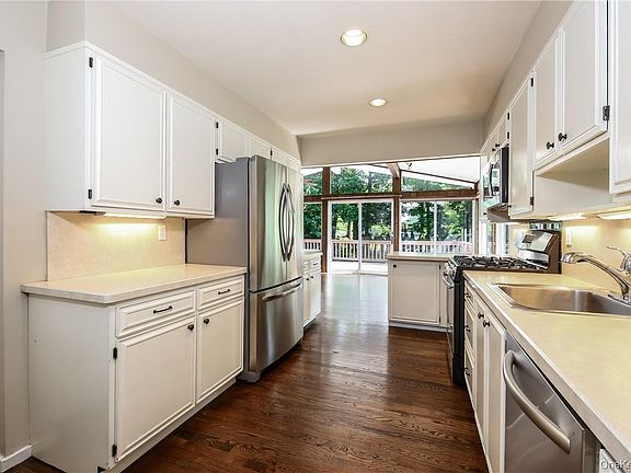 4th image of 14 Marlene Court