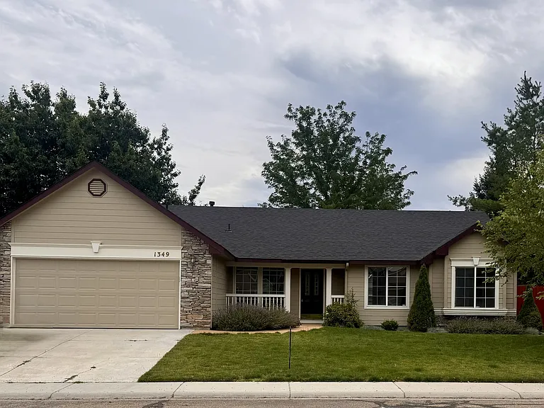 1349 Tennessee Dr — Photo 16