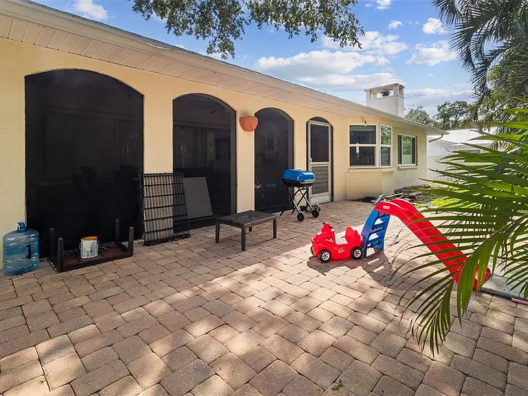 5776 Augusta Cir — Photo 28