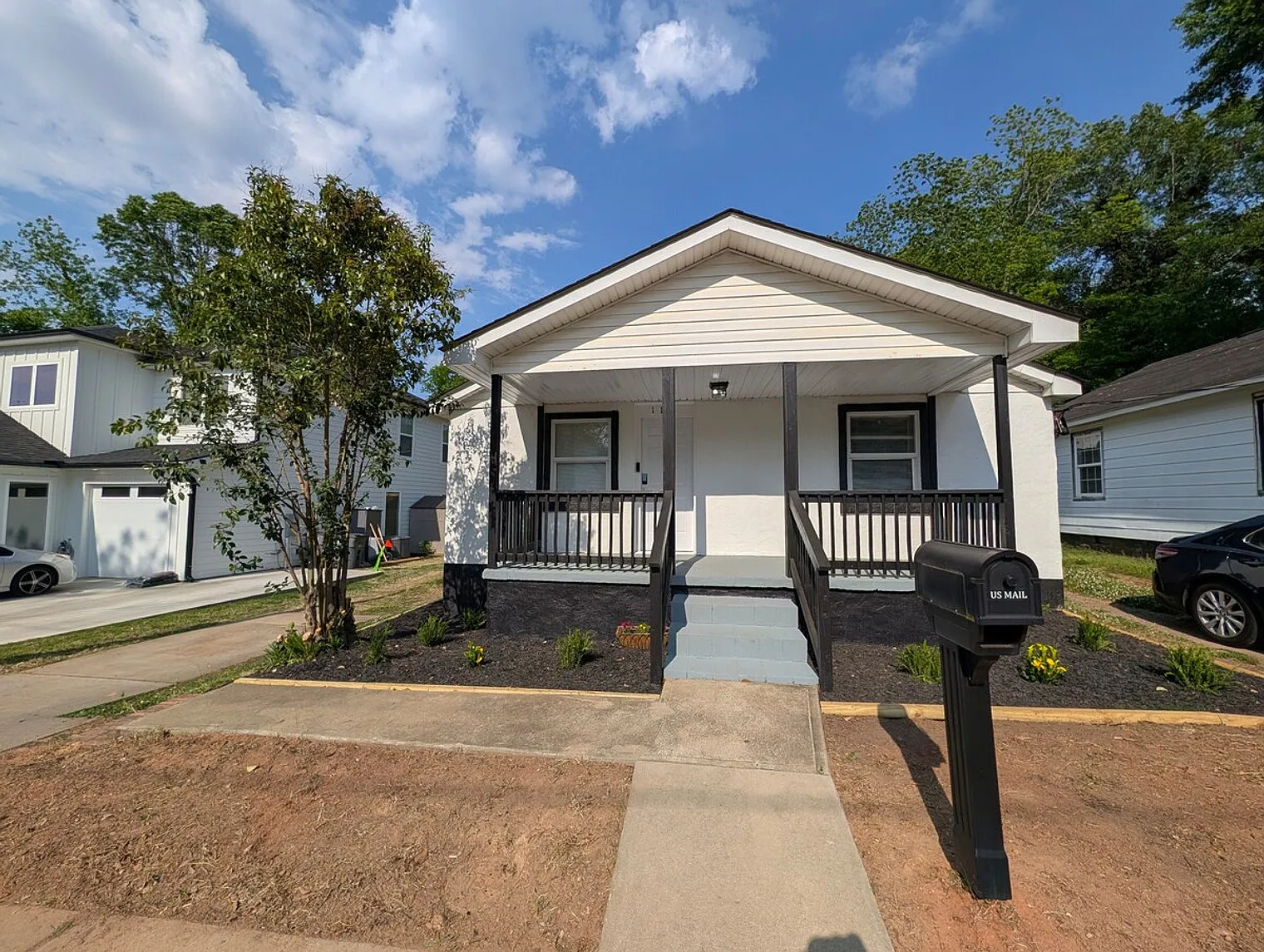 3 bed, 2.0 bath, $4,860 — Photo 2