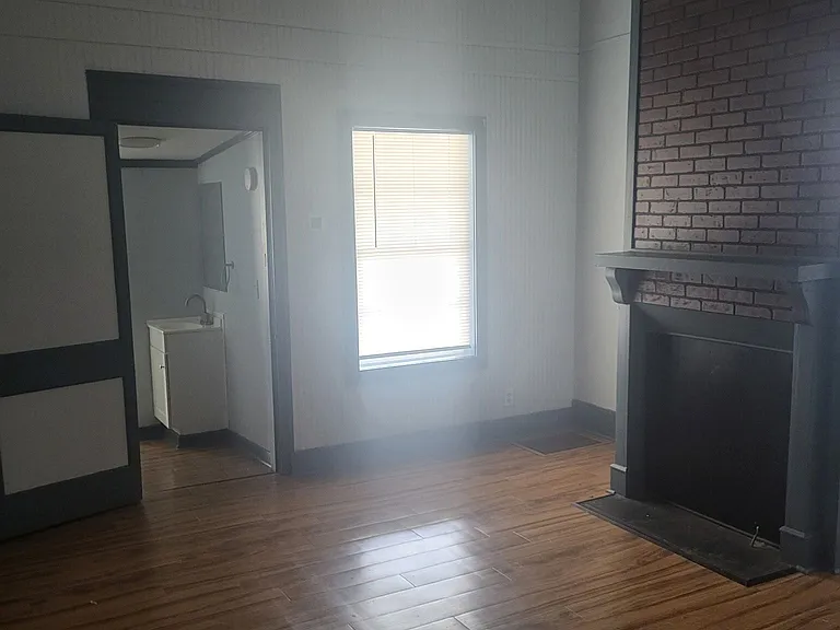 15 N Zetterower Ave #1 — Photo 2