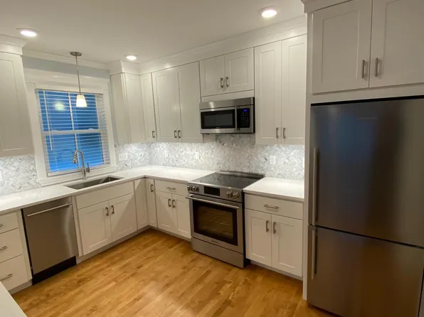 9 Dow St #3, Portland, ME 04102