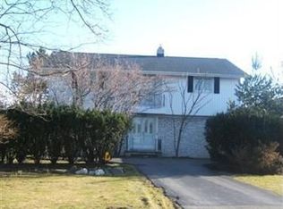 25110 Wimbledon Rd, Beachwood, OH 44122