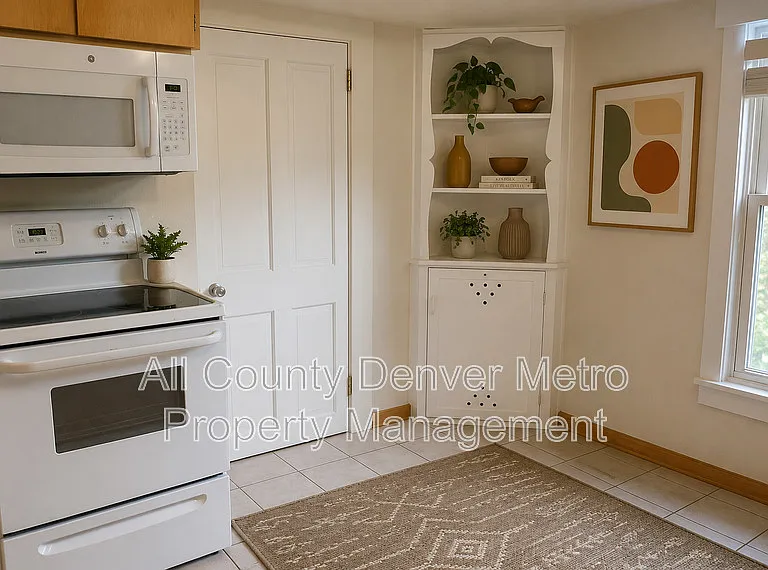 831 N Elati St — Photo 7