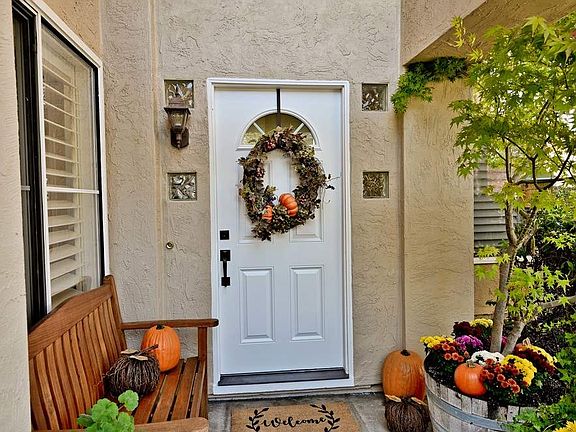 2nd image of 6150 Lakeview Cir