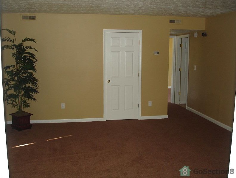 2nd image of 443 Yarabee Trce APT E