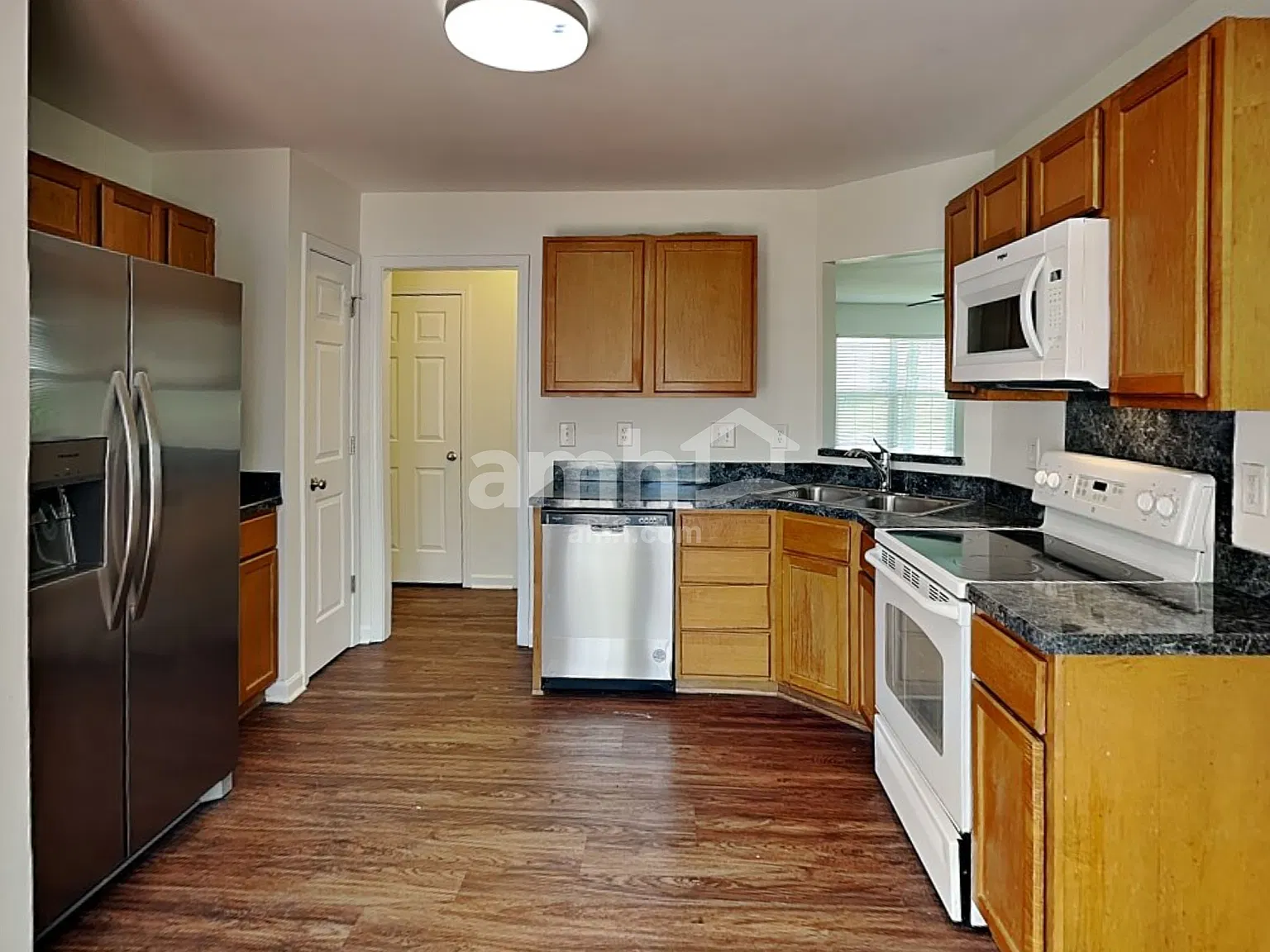 4 bed, 2.5 bath, 1752 sqft, $1,975 — Photo 3