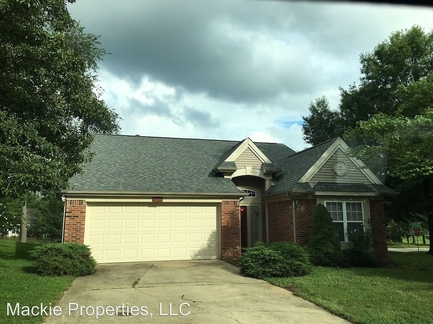539 E Hickory Stick Dr photo 1