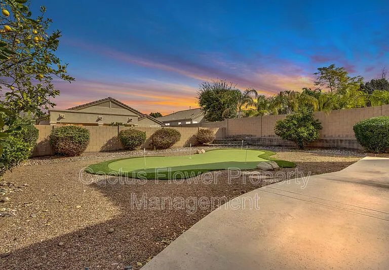 846 W Carob Dr — Photo 36