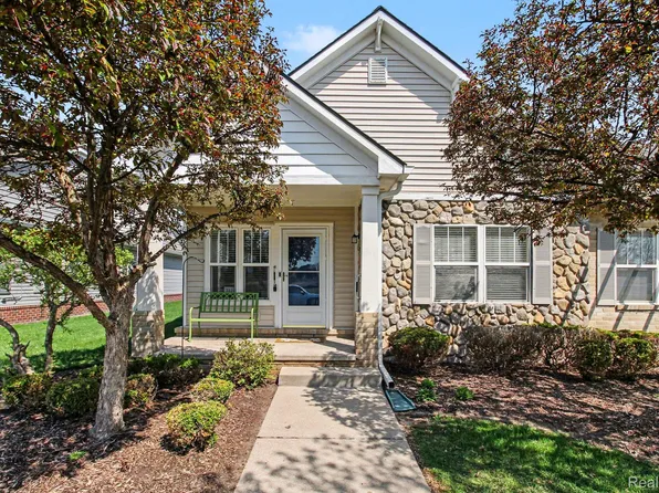 332 Brigg St, Howell, MI 48855