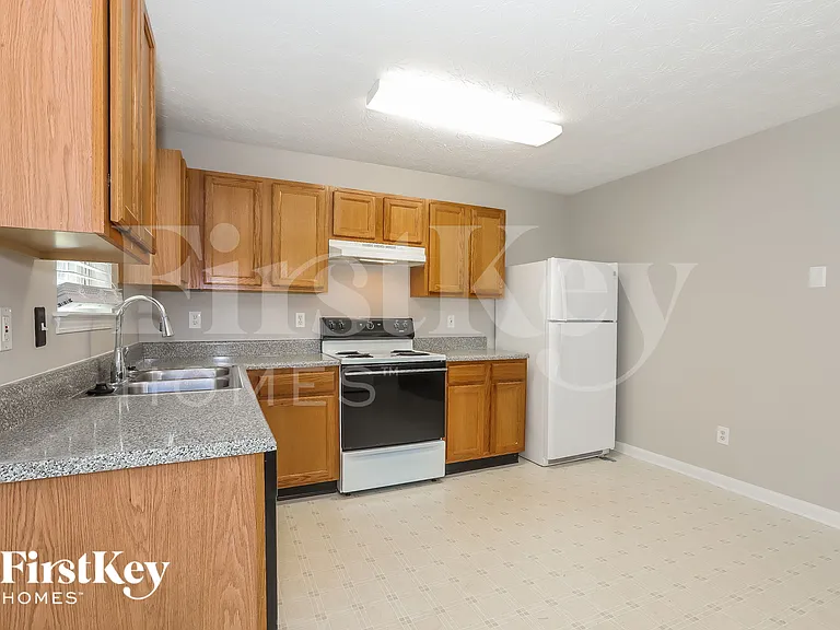 7008 Setters Way — Photo 8