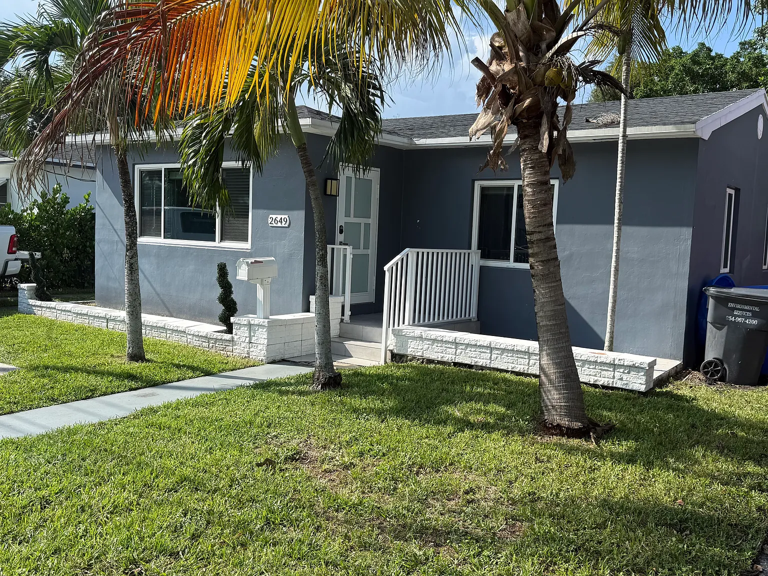 2649 Johnson St — Photo 2