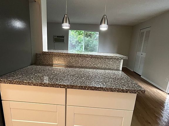 5th image of 4425-4439 SE 26th Ave #4435