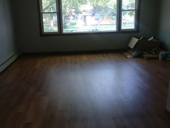 3rd image of 1402 N Maple Ave