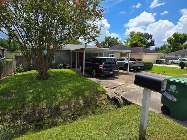 1075 Marjorie St, Houston, TX 77088