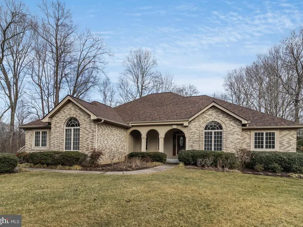 390 Madeline Dr, Saint Leonard, MD 20685