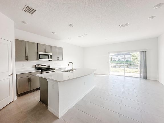 4th image of 5755 Archipelago St Floor 5755