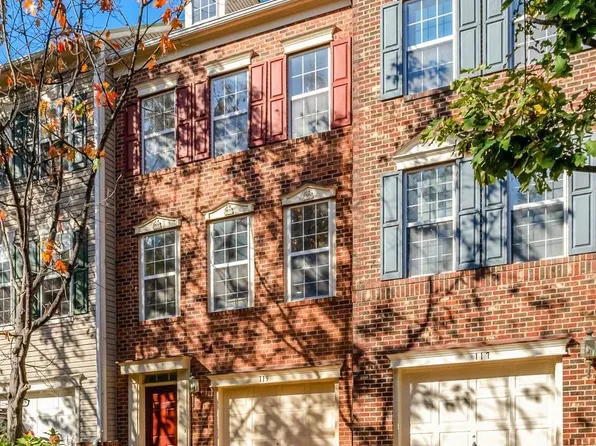 119 Martin Ln, Alexandria, VA 22304