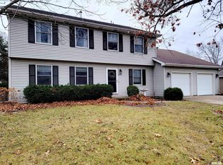 2728 N Rustic Ridge Dr, Peoria, IL 61604