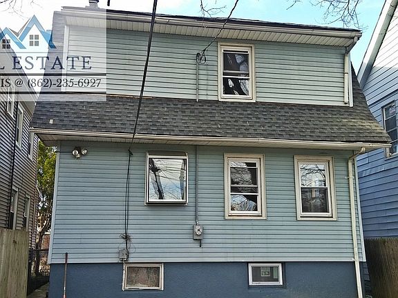 3rd image of 10 Newfield St