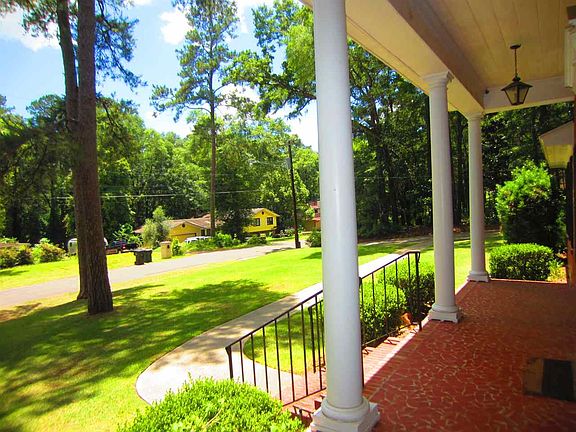 2nd image of 1006 Lothian Dr