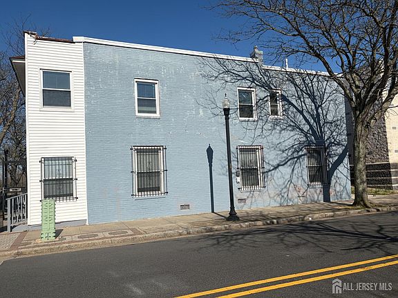 2nd image of 1044 Drexel Ave