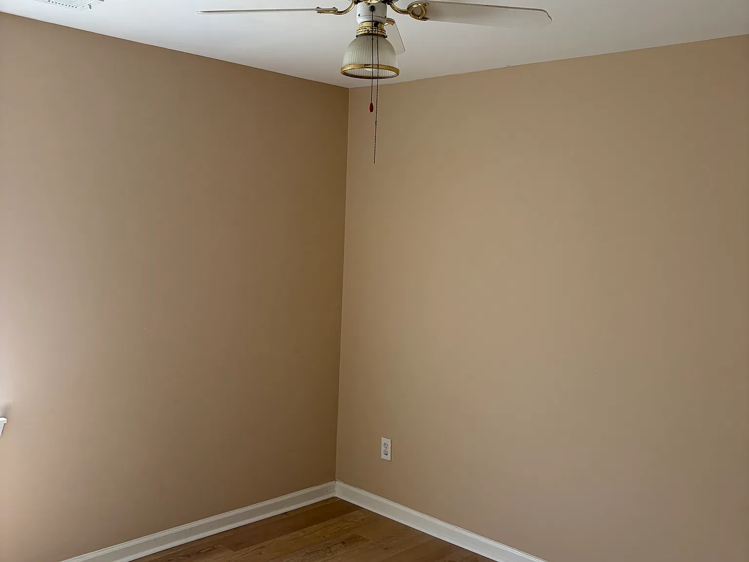3 bed, 2.5 bath, 1600 sqft, $1,700 — Photo 2