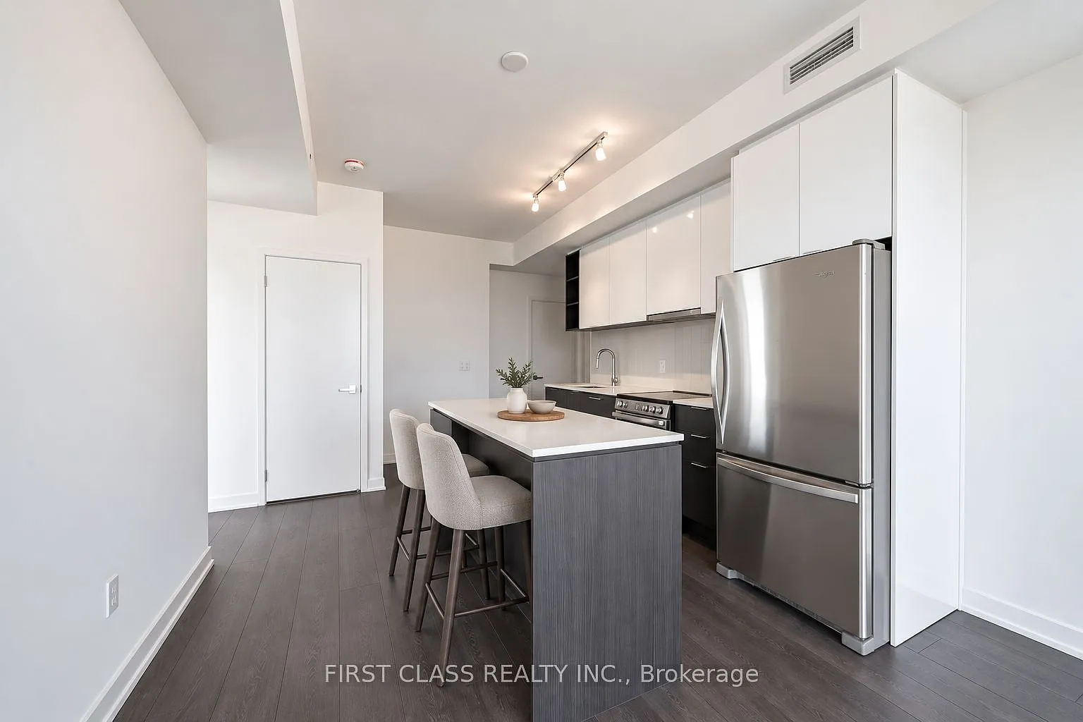 2 bed, $2,800 — Photo 4