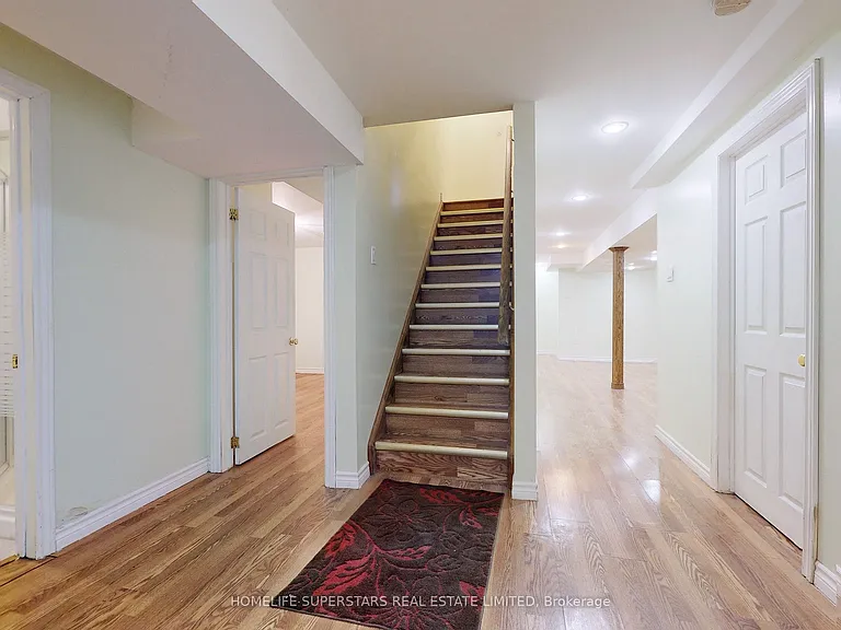 32 Holkham Ave — Photo 25