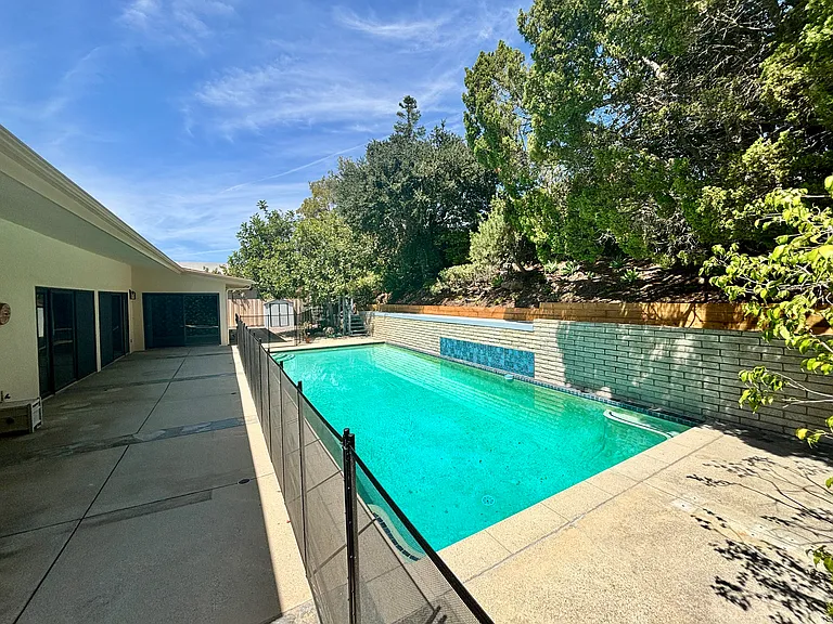 16641 Park Lane Cir — Photo 41