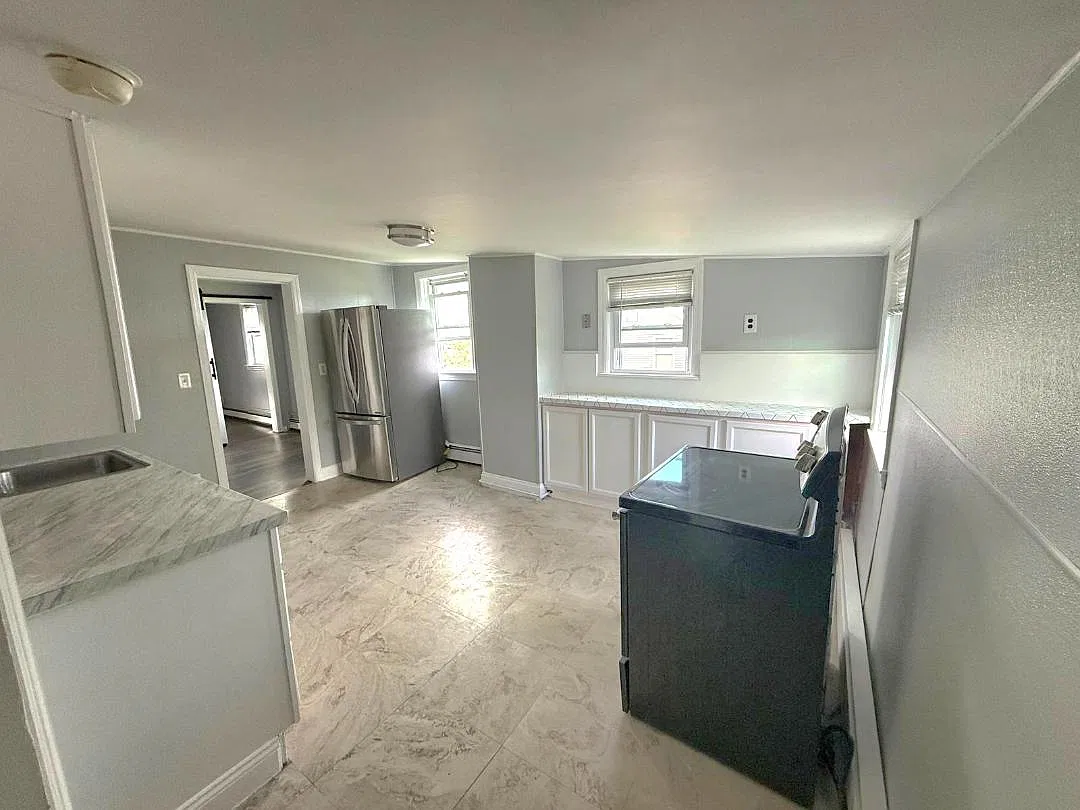 2 bed, 950 sqft, $1,750 — Photo 1