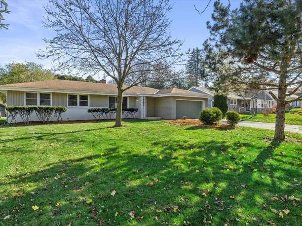 4670 North Parkside DRIVE, Wauwatosa, WI 53225