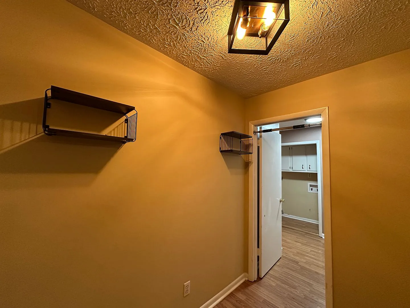 **September Rent Free Available Now - 3 Bedroom, 2 Bath Home For Rent! — Photo 3