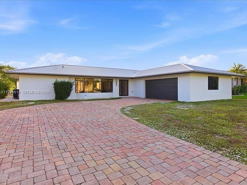 1st image of 103 Tropicana Dr