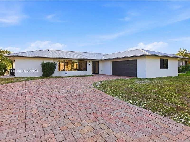 103 Tropicana Dr