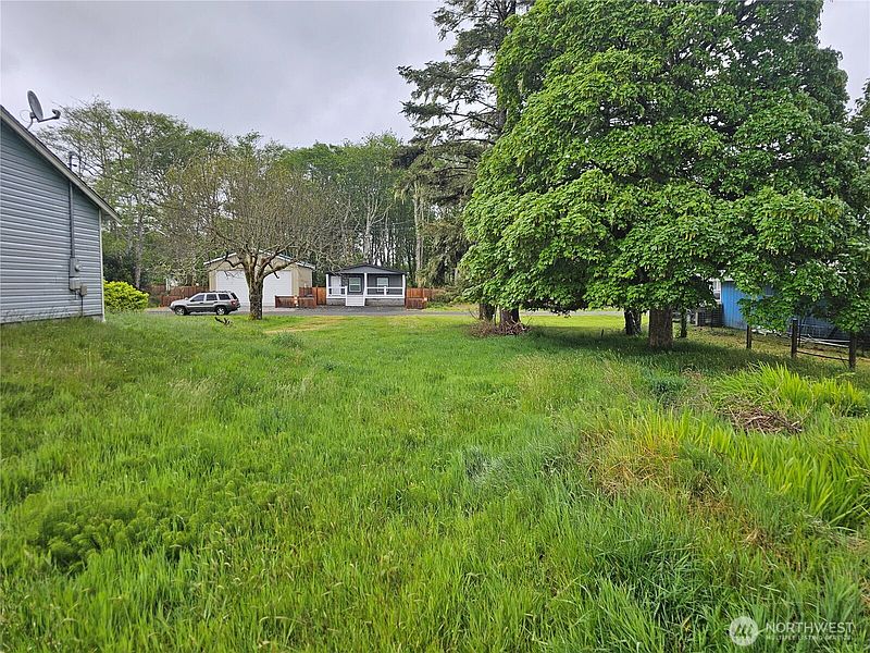 3rd image of 607 N 2nd Street
