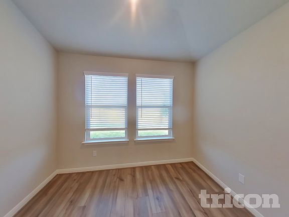 4th image of 13693 Paxton Blvd