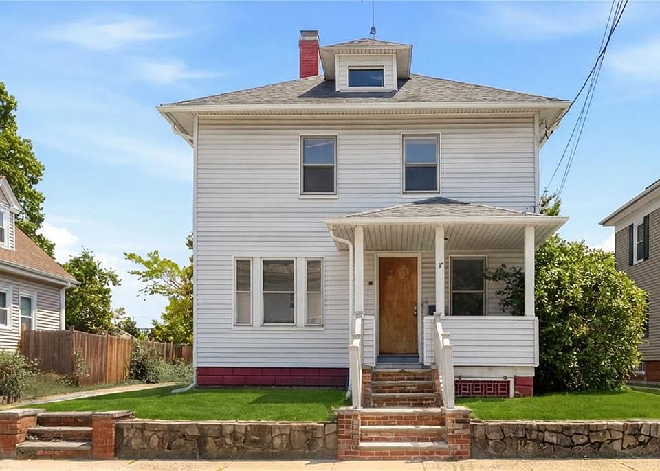 1st image of 140 W Lawn Ave