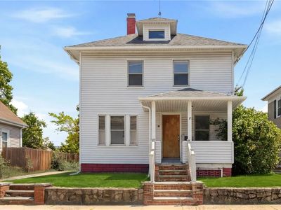 140 W Lawn Ave, Pawtucket, RI, 02860
