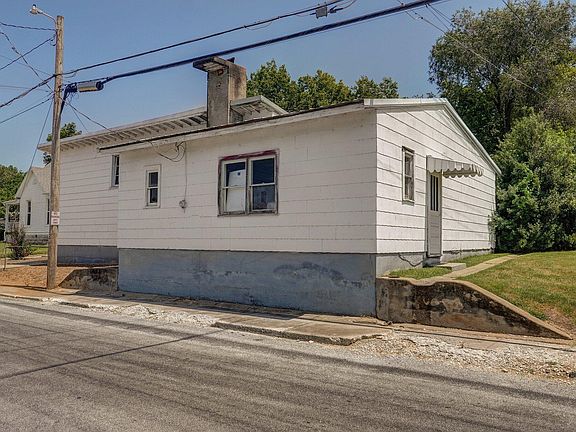 110 N McCanse St-3