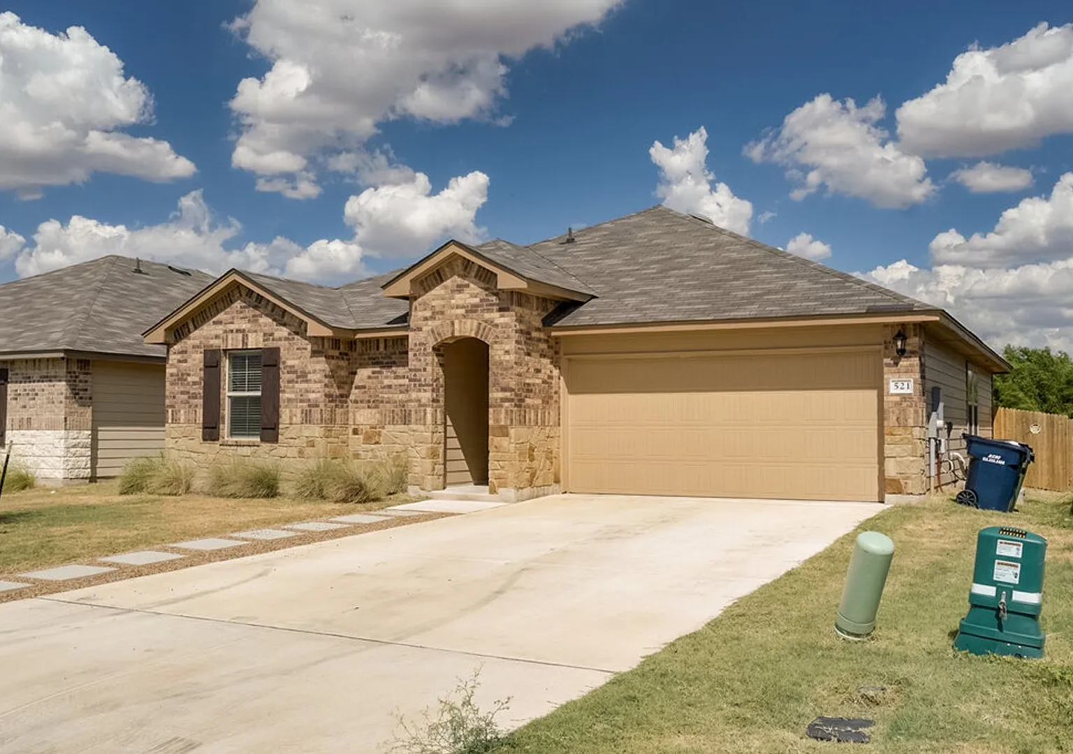 521 Anconia Ct, Jarrell, TX 76537 — Photo 2