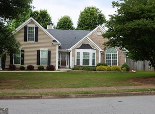 325 Ballyshannon Dr, Dacula, GA 30019