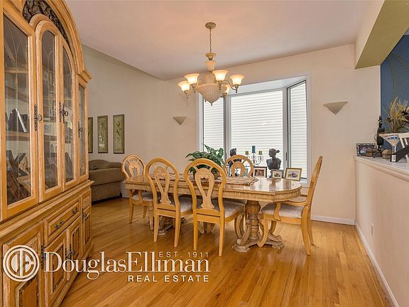5th image of 23 Crescent Cove Cir